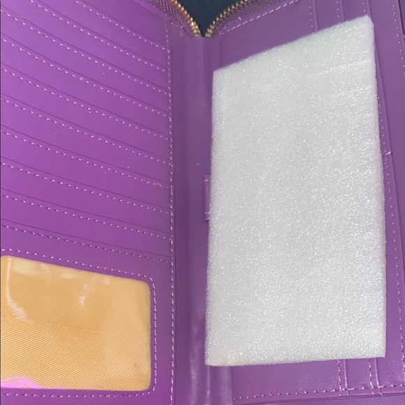 Elegant Black and Purple Handbag - Picture 4 of 7